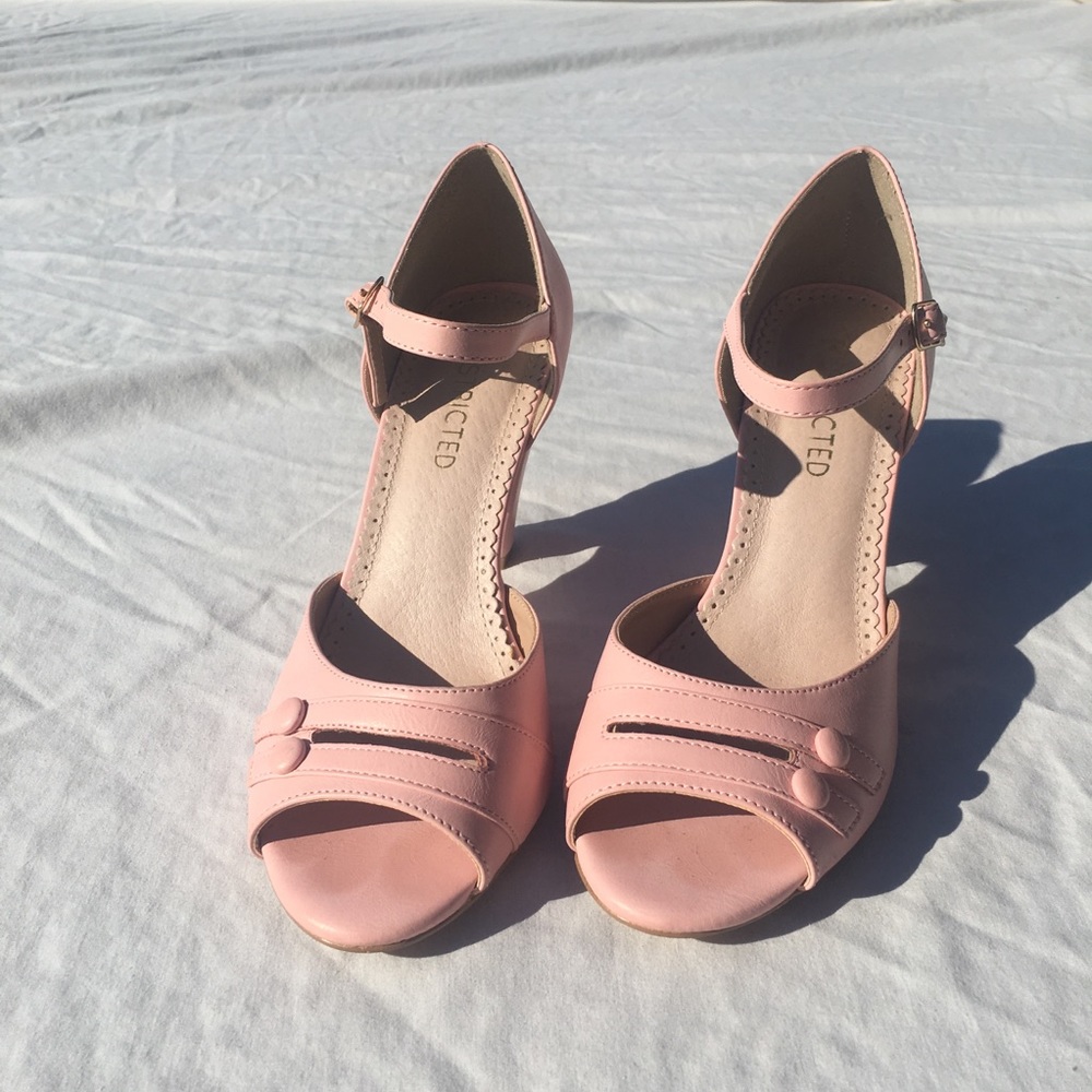 Pink vintage-style shoes